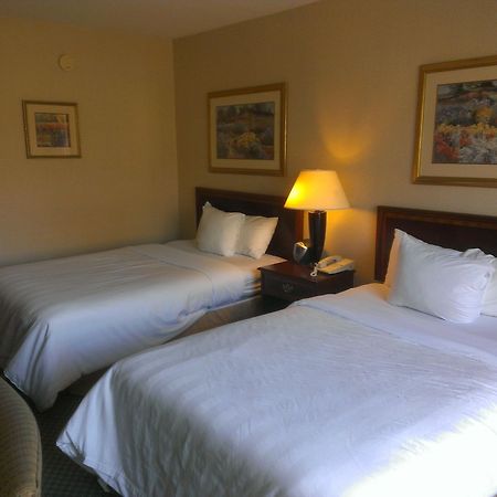 Hotel I-64 Richmond Dumbarton エクステリア 写真