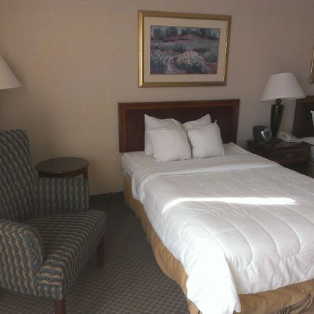 Hotel I-64 Richmond Dumbarton エクステリア 写真