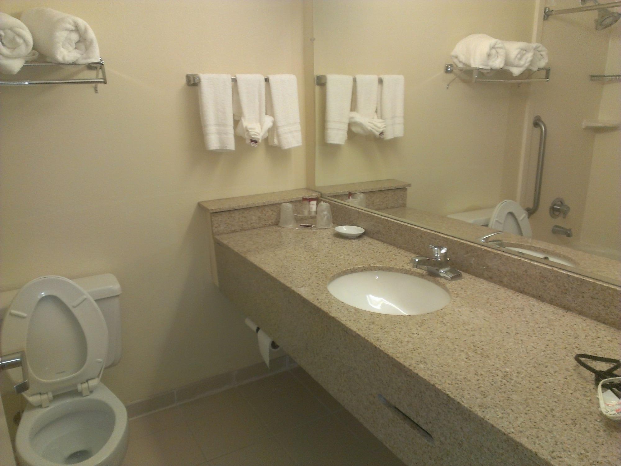 Hotel I-64 Richmond Dumbarton エクステリア 写真