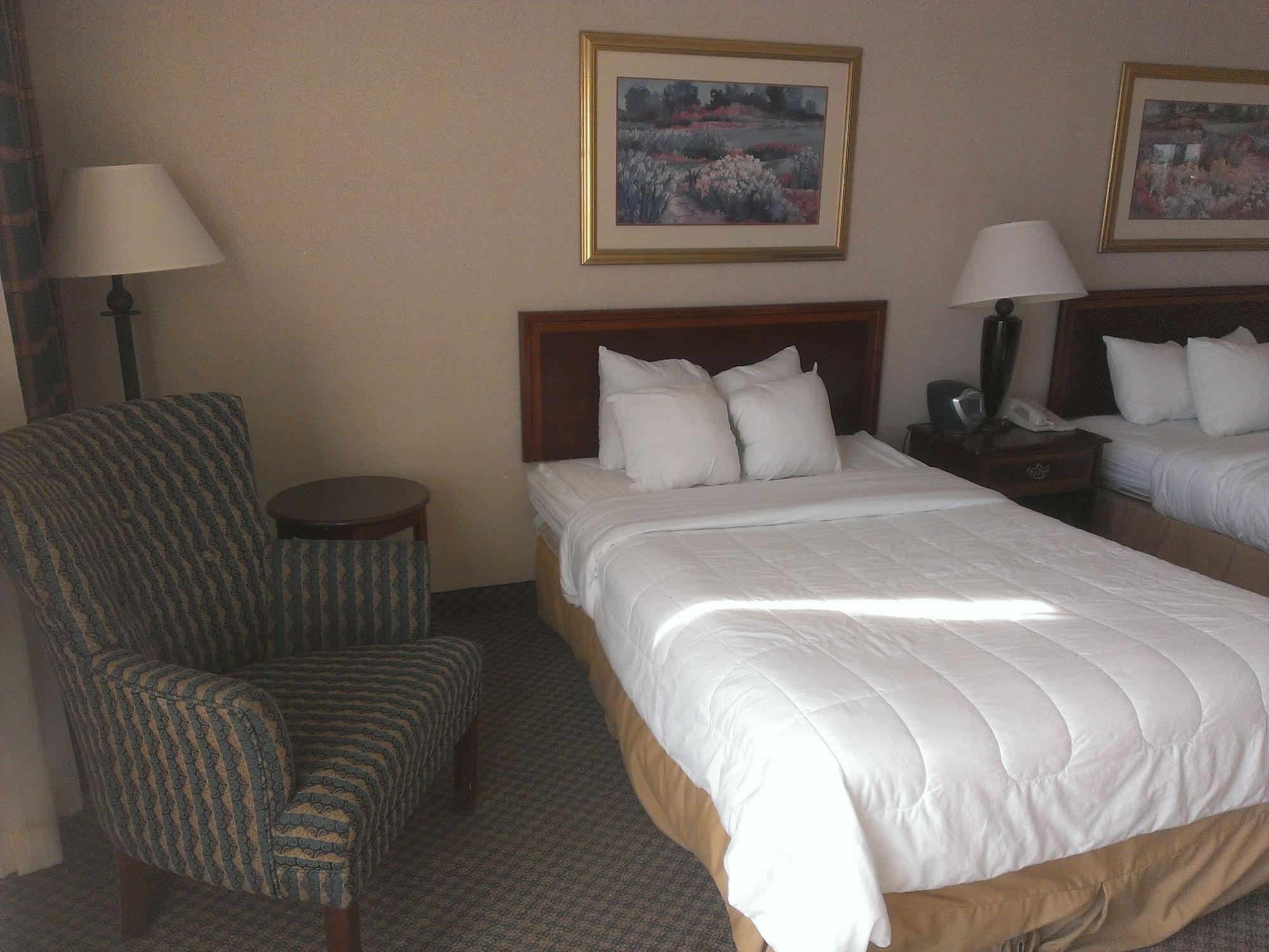 Hotel I-64 Richmond Dumbarton エクステリア 写真